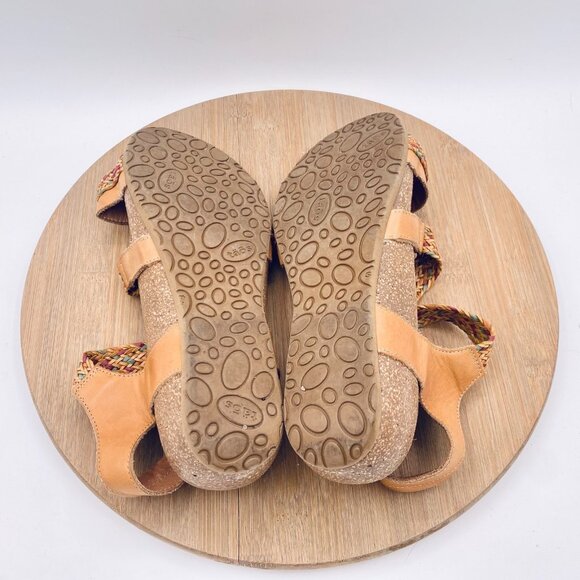 Taos Trulie Sandals Womens 7/7.5 Tan Leather Ankle Strap Orthotic Flats Peep - Picture 10 of 11